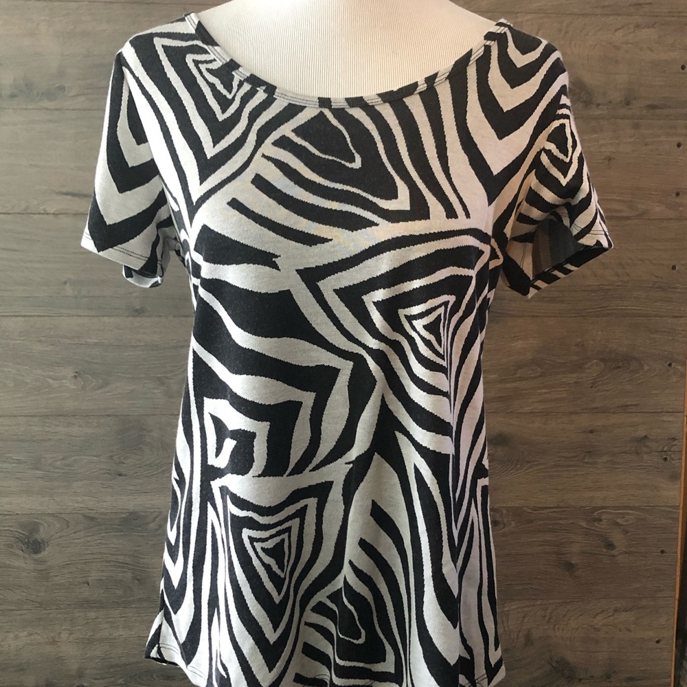 Women Black and White Top Lularoe